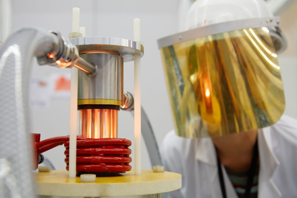 Horno de laboratorio de levitación magnética para coladas con alta pureza y reproducibilidad