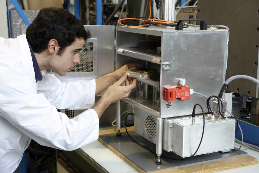 Laboratorio de tecnologías de fabricación asistida con energía electromagnética
