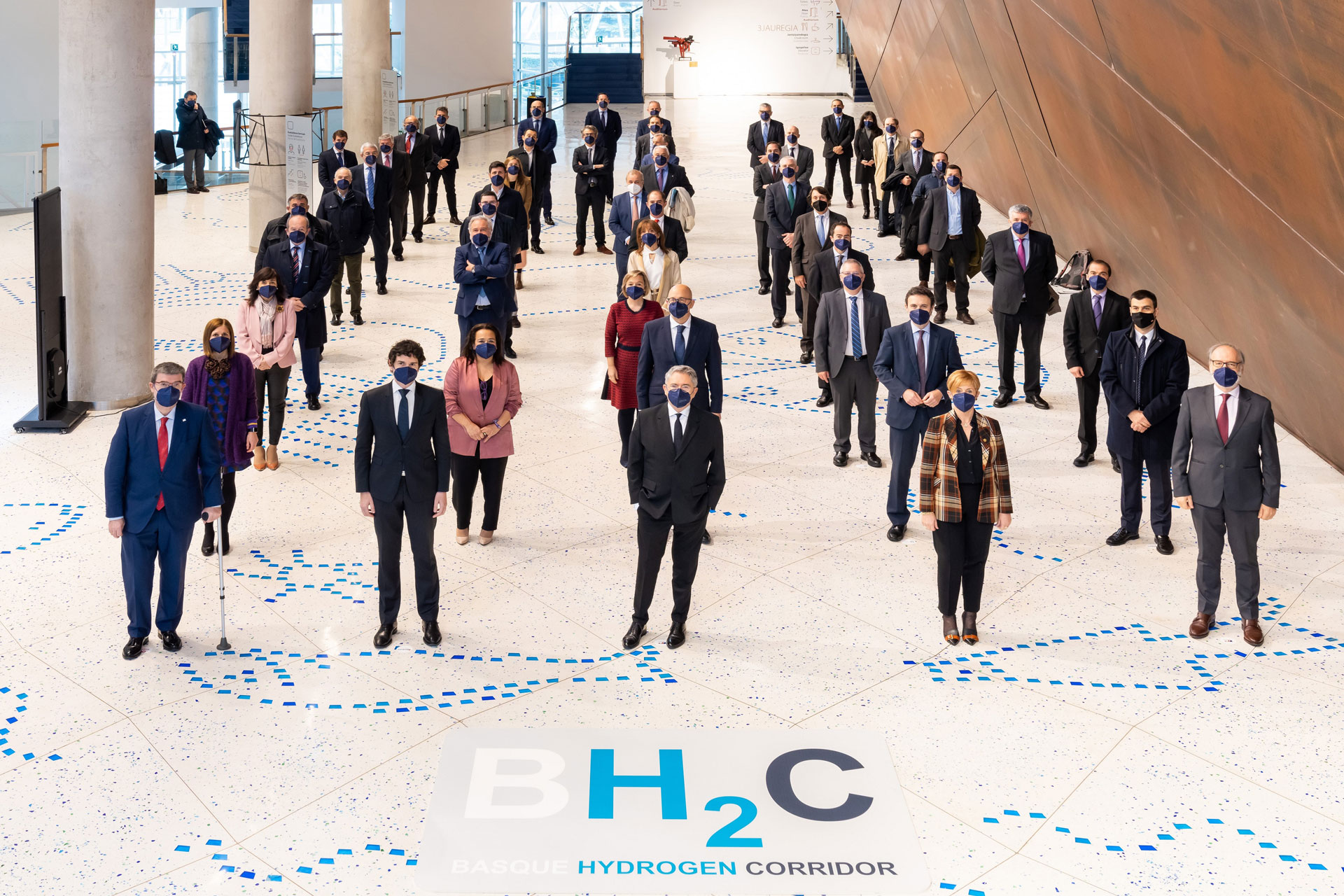 Representantes de las empresa participantes en el Corredor Vasco del Hidrógeno