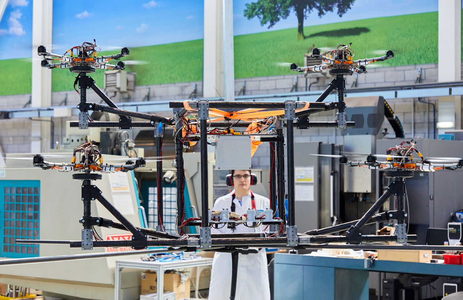 Los vehículos aéreos deberán integrarse de forma segura en el espacio aéreo, junto con la aviación tripulada y el sistema de control de tráfico aéreo existentes