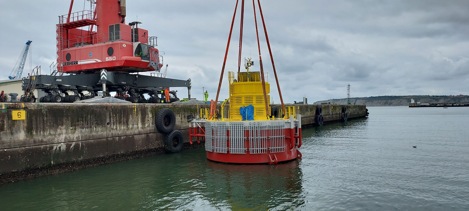 Botadura del HarshLab en el Puerto de Bilbao