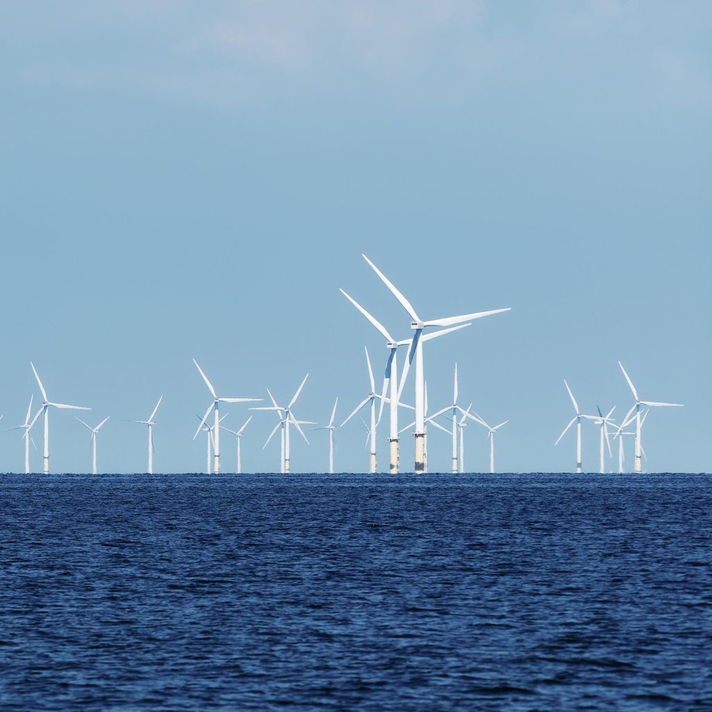 Molinos de viento para la generación de energía renovable offshore