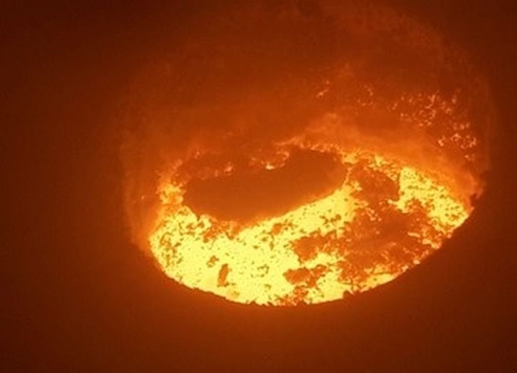 Acero de baja densidad dentro de un horno de vacío en TECNALIA