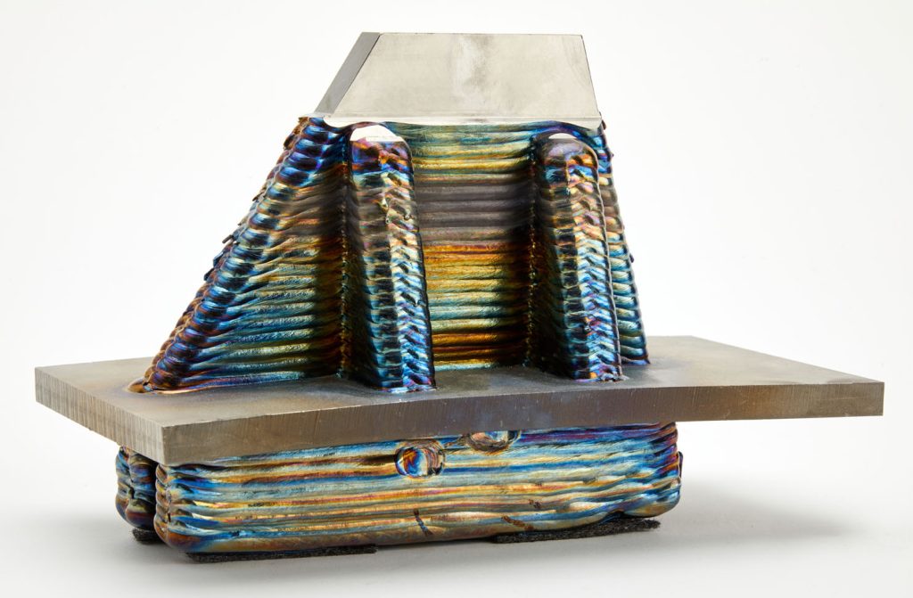Pieza multimaterial fabricada con tecnologia waam.