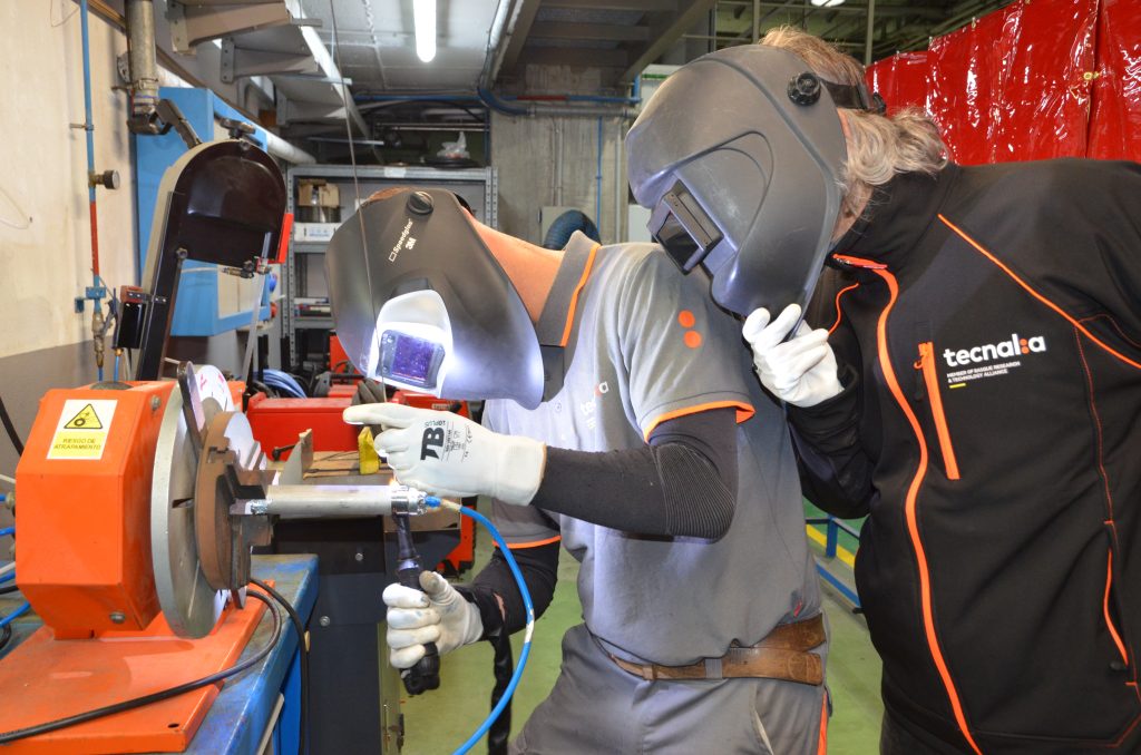 imagen de operarios trabajando la soldadura técnica en TECNALIA