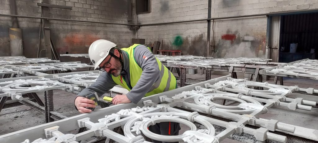 Colaboramos en la renovación de la barandilla de la ConchaN DE LA BARANDILLA DE LA CONCHA