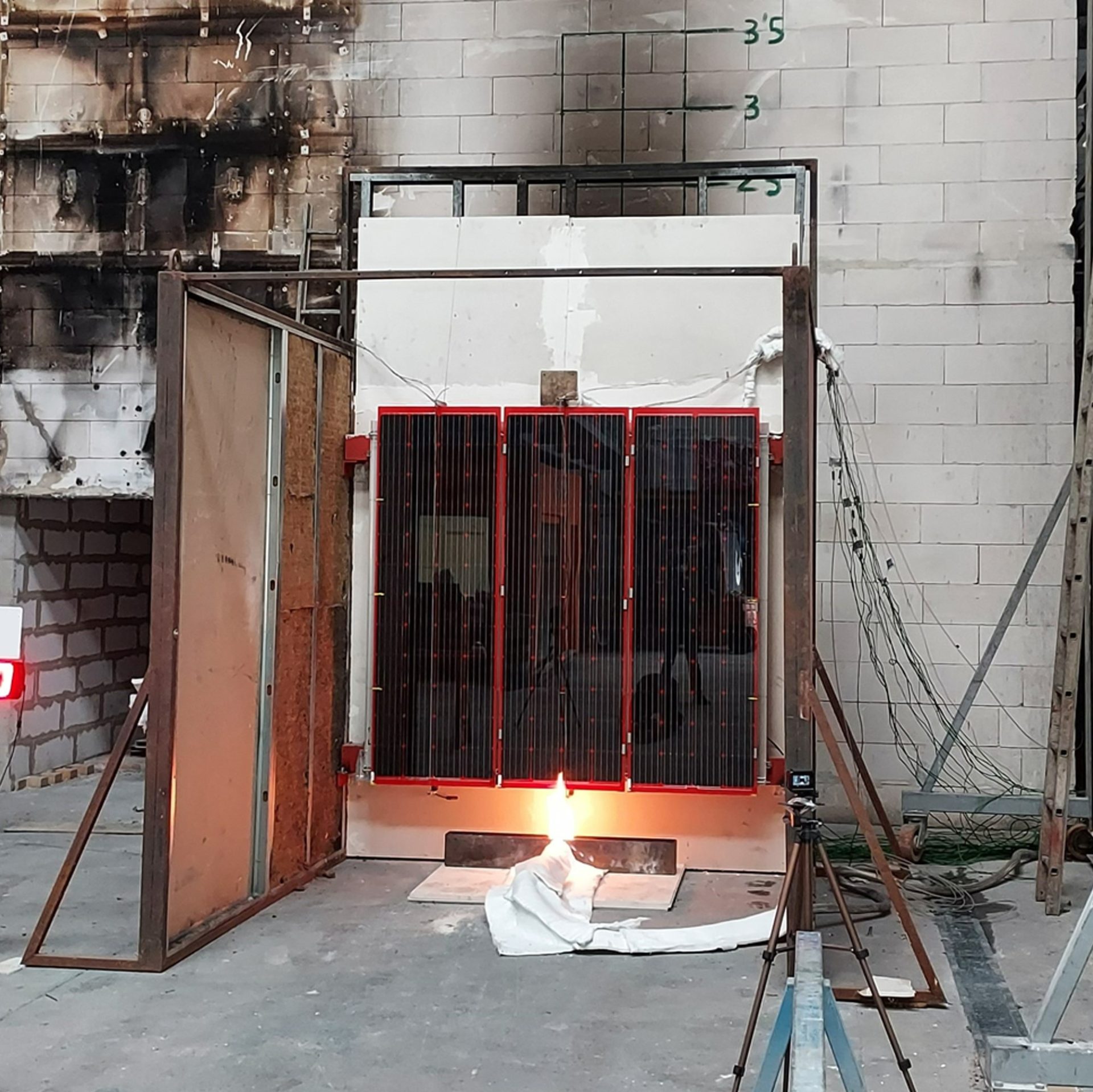 Prueba de reacción al fuego de fotovoltaica integrada en edificios