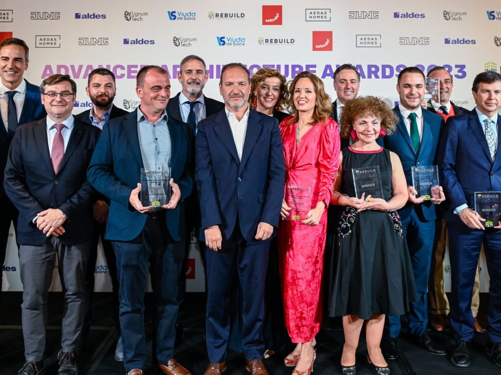 Ganadores y finalistas de los premios Rebuild 2023