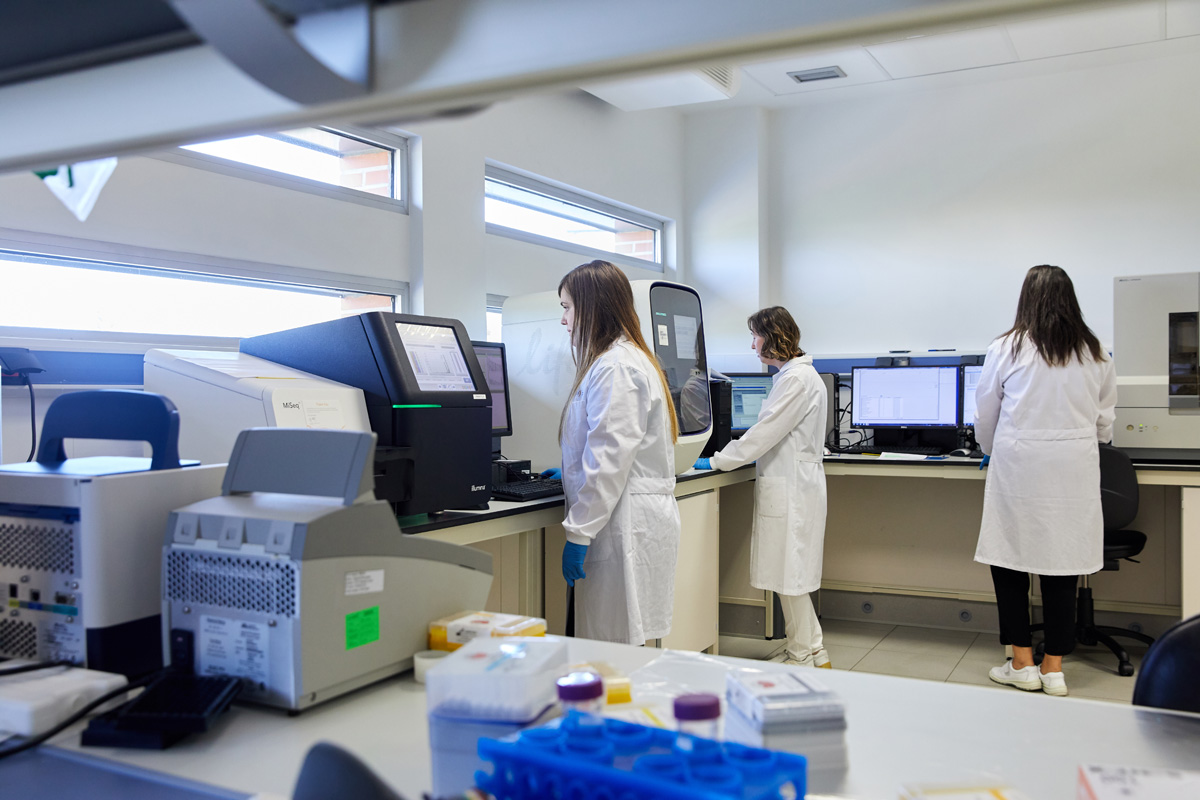 El Ministerio de Justicia reconoce la labor de nuestro laboratorio de genética forense