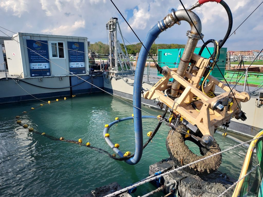imagen de cableunderwater, el activo para la limpieza de los fondos marinos