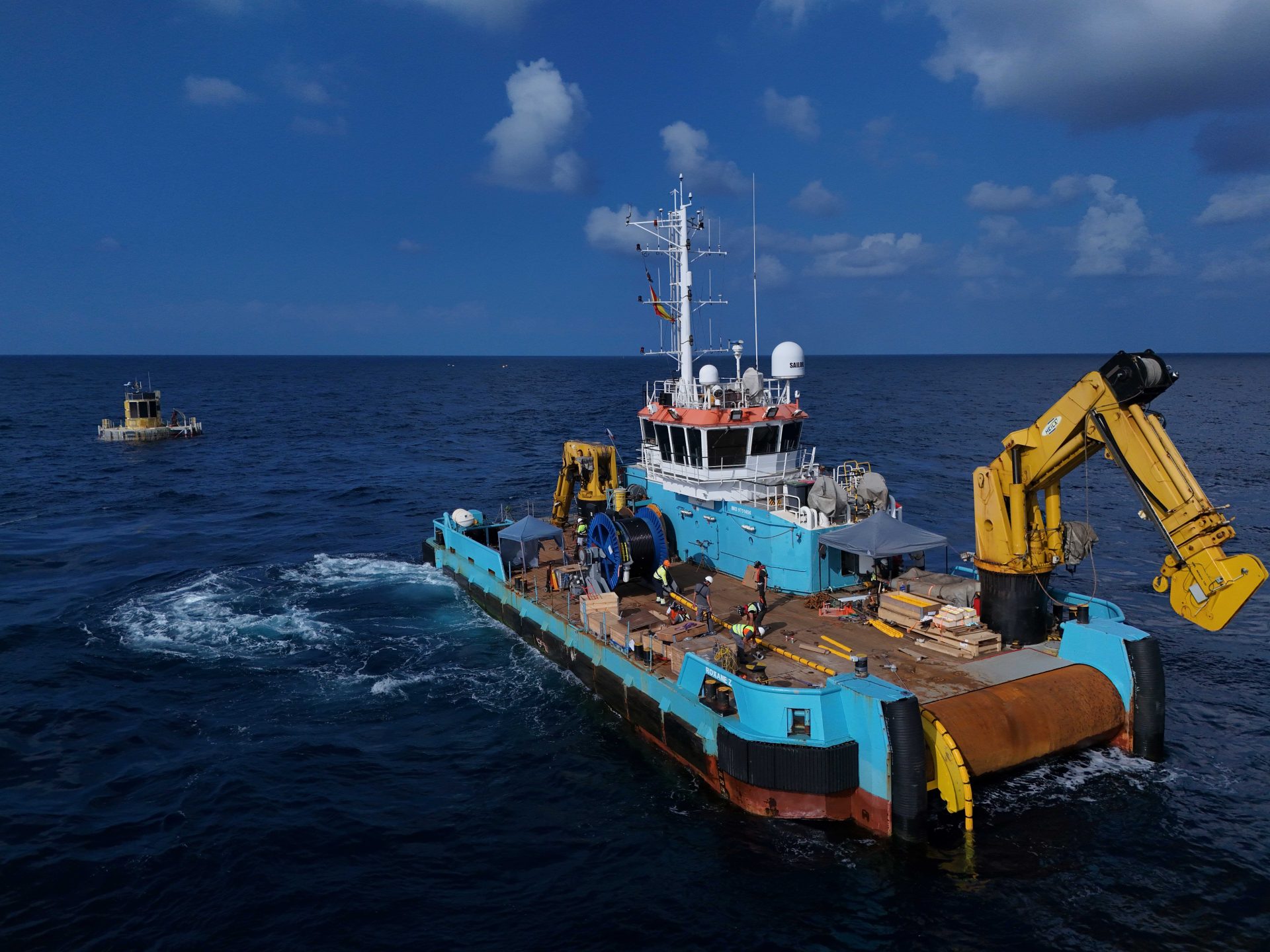 El laboratorio flotante HarshLab de TECNALIA da un nuevo impulso al desarrollo de tecnologías offshore al conectarse a la red eléctrica